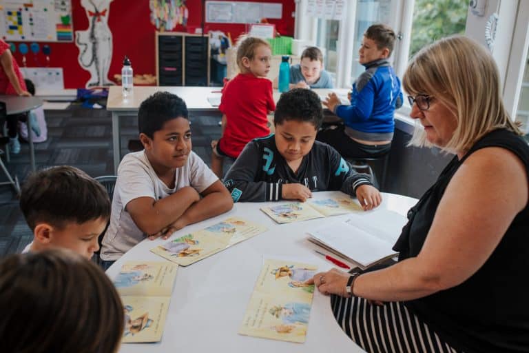 Maximise structure: Practices for effective classroom management