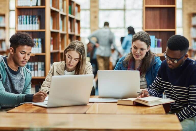 Knowledge and curriculum: Changing perspectives